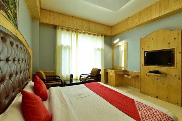 Hotel Bodh International Manāli Buitenkant foto